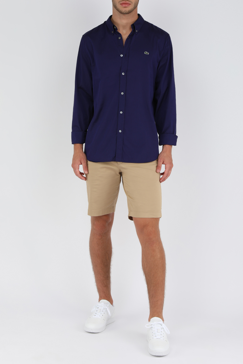 חולצה מכופתרת כחולה בגזרה ישרה